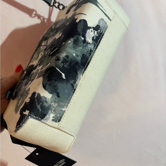 Simply Vera Wang Purse - Picture 3 of 14